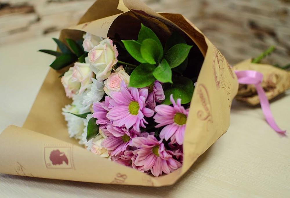 Букет цветов из: Розы и Хризантемы в Алупке