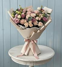 Букет цветов из:  Розы и Лизиантусы в Алупке