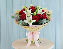 Букет цветов из:  Лилии и Розы #REPLACE_PRED# Алупке