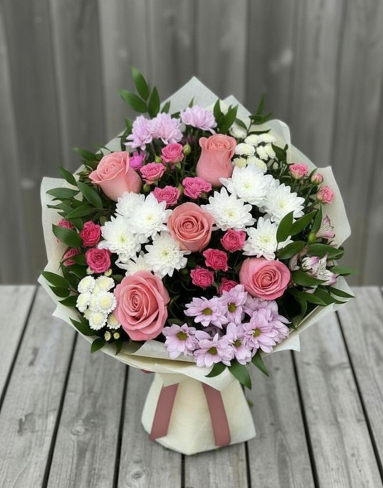 Букет цветов из: Альстромерии, Гвоздики, Розы и Хризантемы в Алупке