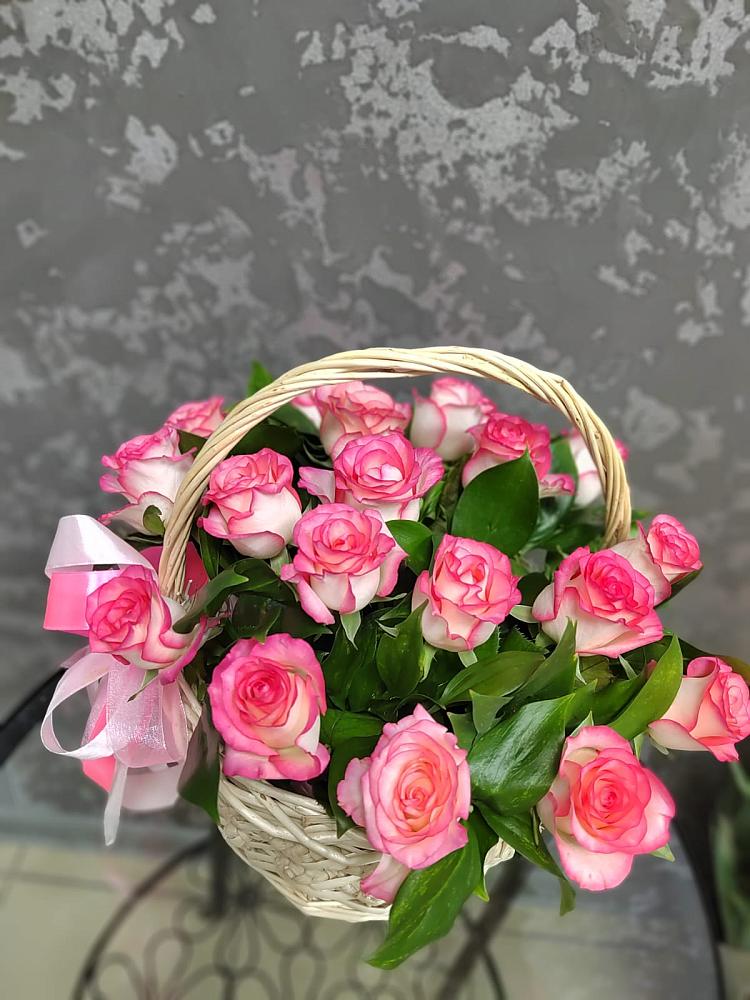 Цветочная композиция из Розы в корзине в Алупке
