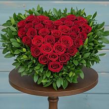 Цветочная композиция из Розы в виде сердца в Алупке