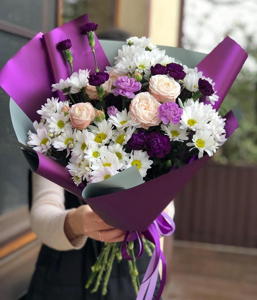 Букет цветов из: Хризантемы, Гвоздики и Розы в Алупке