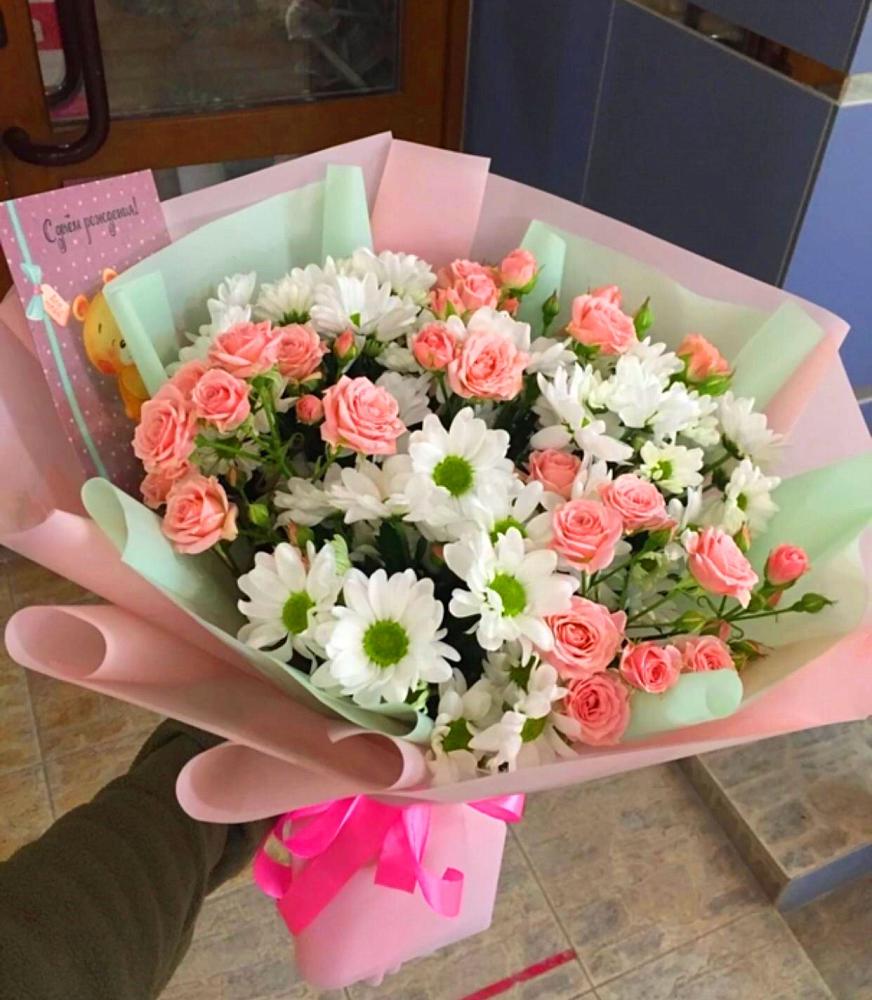 Букет цветов из: Розы и Хризантемы в Алупке