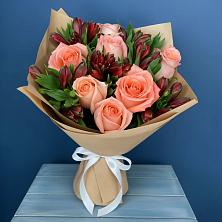 Букет цветов из:  Розы и Альстромерии в Алупке
