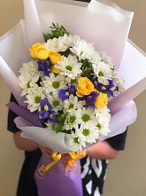 Букет цветов из:  Ирисы, Хризантемы и Розы #REPLACE_PRED# Алупке