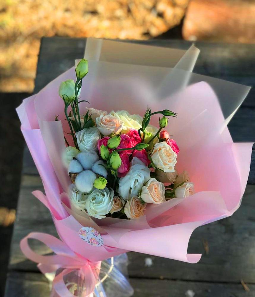 Букет цветов из: Розы и Лизиантусы в Алупке