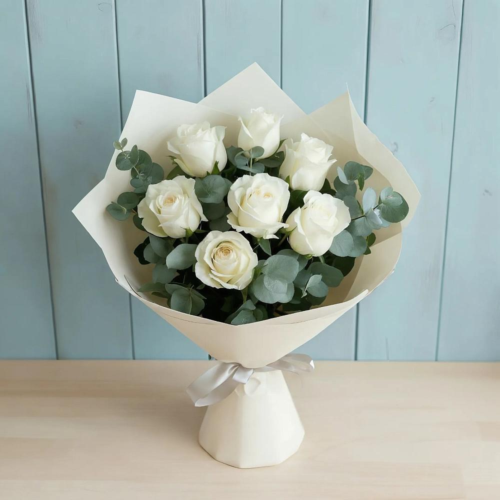 Букет Белые розы в Эвкалипте в Алупке