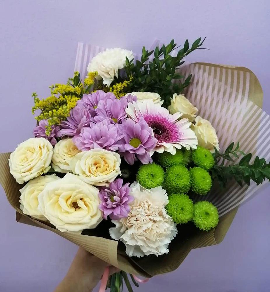 Букет цветов из: Хризантемы, Розы, Гвоздики и Герберы в Алупке