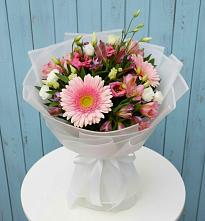 Букет цветов из:  Герберы, Альстромерии и Лизиантусы #REPLACE_PRED# Алупке