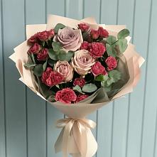 Букет цветов из:  Гвоздики и Розы в Алупке