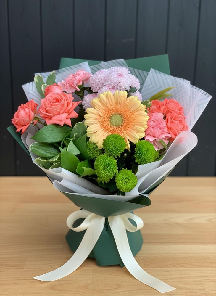 Букет цветов из: Гвоздики, Розы, Герберы и Хризантемы в Алупке