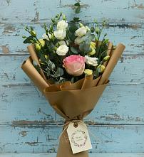 Букет цветов из:  Розы и Лизиантусы в Алупке