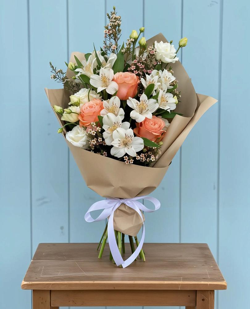 Букет цветов из: Альстромерии, Лизиантусы, Розы и Хризантемы в Алупке