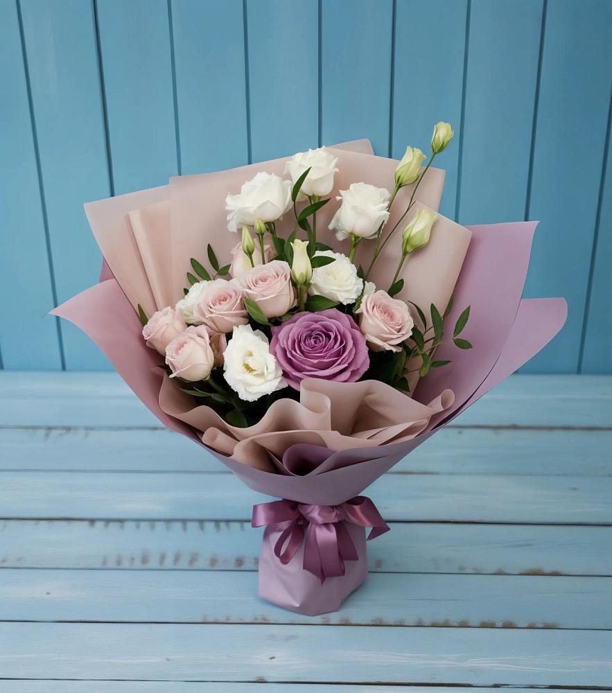 Букет цветов из: Розы и Лизиантусы в Алупке